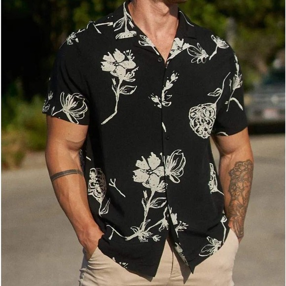 YOUNGLA Cabo Vibes Mens Floral Print Short Sleeve Button Up Shirt Size M Flowy - Picture 1 of 10